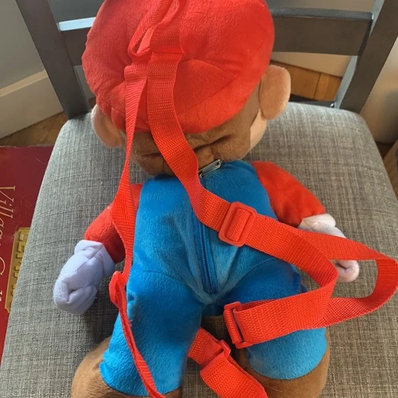 Mario Plush Backpack - Picture 2 of 4